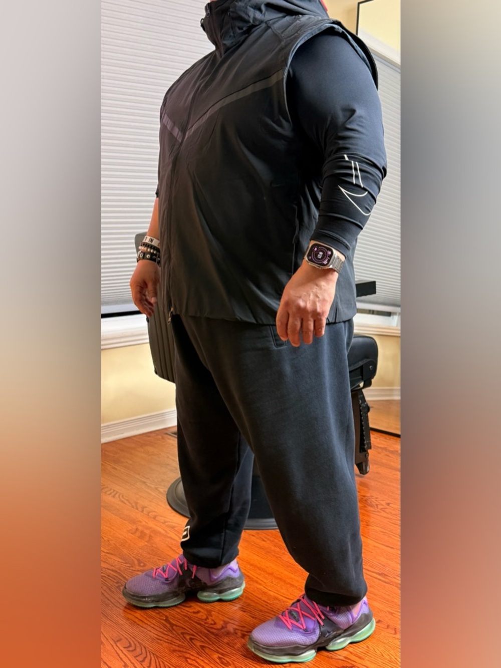 Gorgeous Nike Tech
Men's Dri-FIT Woven Windrunner Vest !!!
